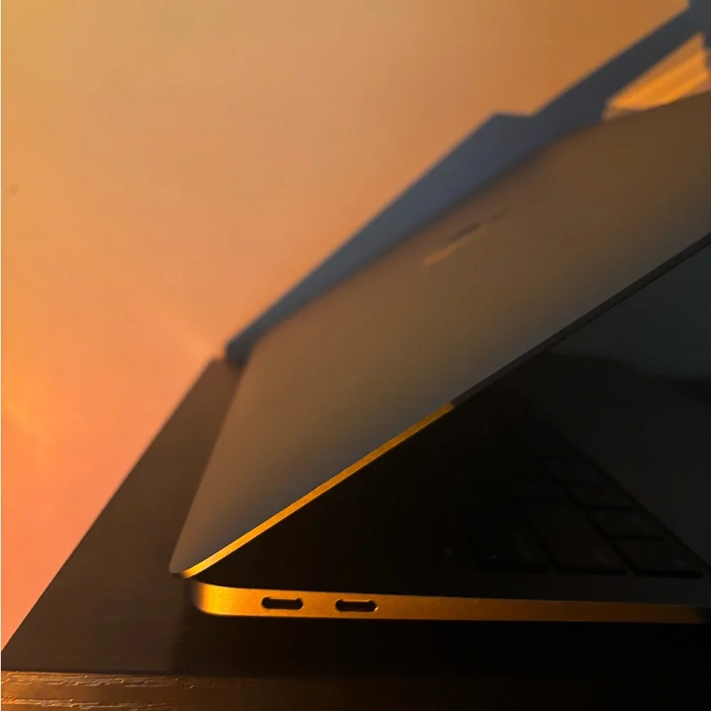 Apple MacBook 2021